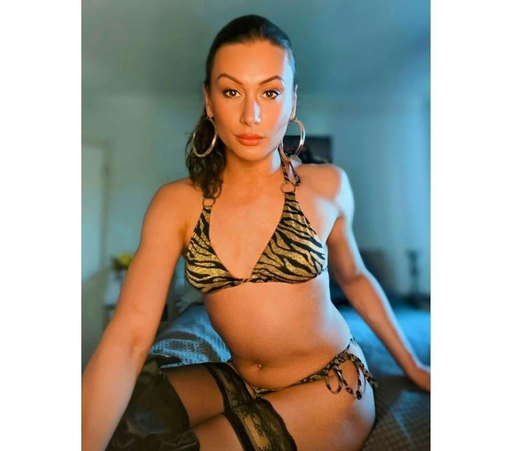 Trans Escorts Surrey Surrey Heath - Photos for 🌹🦄SEXY ENGLISH TGIRL IN GU15 🦄🌹