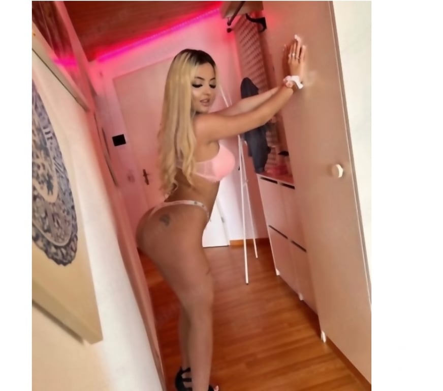 Escorts West London Hounslow - Photos for SARAH❤️ NEW PARTY GIRL💯🍾 SEXY ASS