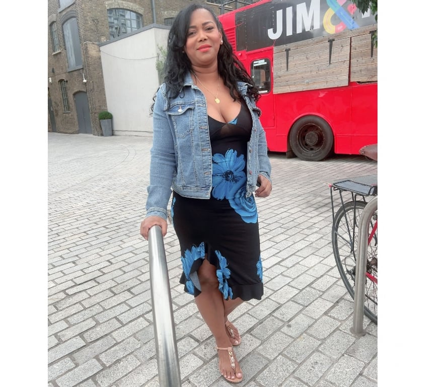Escorts East London Stratford International - DLR Station - East London - Photos for Rossi Back in Stratford