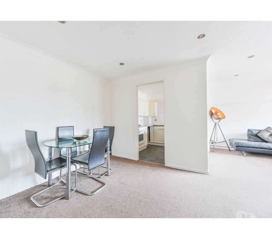 Property to Rent North West London Harrow - Photos for Warm & Cosy 2 Bed Flat