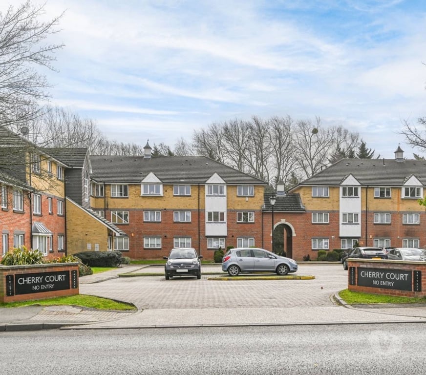 Property to Rent North West London Harrow - Photos for Warm & Cosy 2 Bed Flat