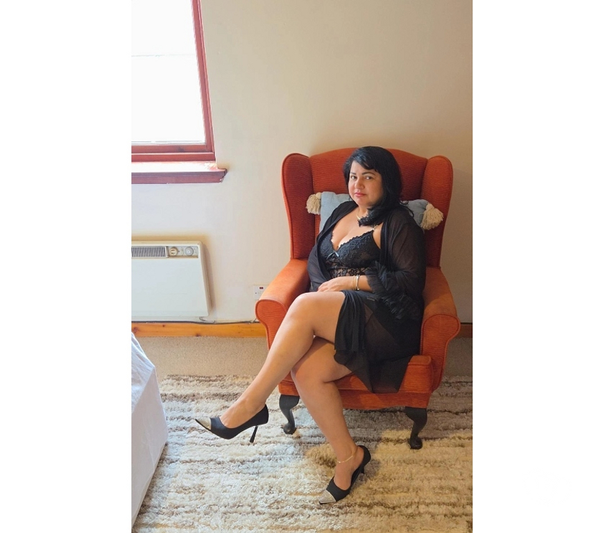 Escorts Hertfordshire Dacorum - Photos for πΆοΈ Julie GFE party girl Hemel π§π·