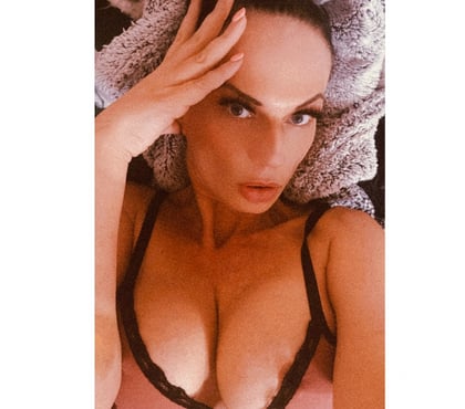 Escorts Mayfair Central London - Photos for British and English MILF, 45 - look no further, boys.