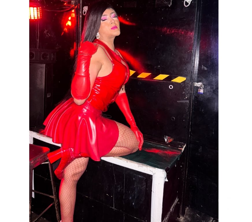 Trans Escorts South East London New Cross - South East London - Photos for Mistress Donatella WILD