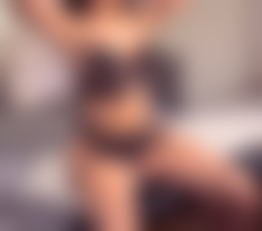 Escorts West Midlands Birmingham - Photos for Massage queen here | I have massage table