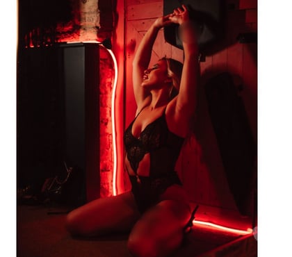 Escorts Huddersfield Kirklees - Photos for English - Elegant - 100% Natural - Laid back - Seduc