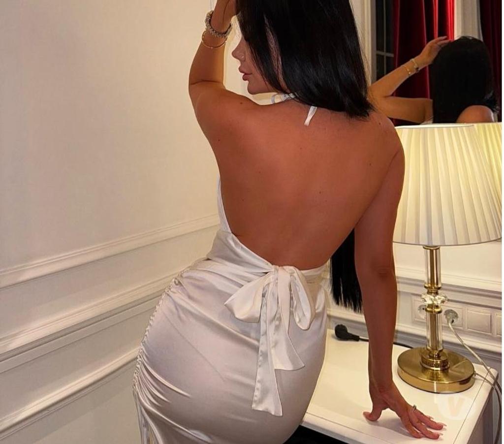 Escorts Cardiff Cardiff City Centre - Cardiff - Photos for Ciao guys new Italian gril here real photos party 247