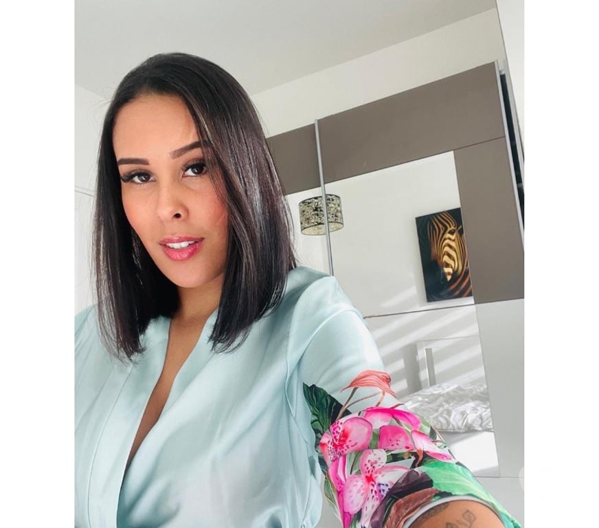 Escorts Surrey Spelthorne - Photos for JULIA,Brazilian, reall party,GIRL, JULIA