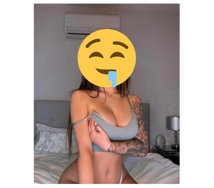 Escorts Carmarthenshire - Wales Burry Port - Carmarthenshire - Photos for Karina: Where Warmth Meets Elegance 🌿