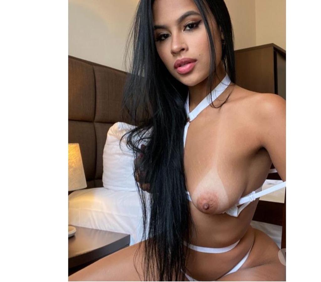 Escorts East London Walthamstow Central Station - East London - Photos for Anitta 🔥🇧🇷 hot and sexy Brazilian real pics