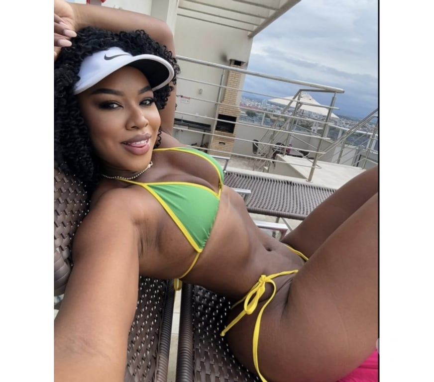 Escorts West Midlands Birmingham - Photos for 💄Brazilian Beauty with Irresistible Curves 🇧🇷