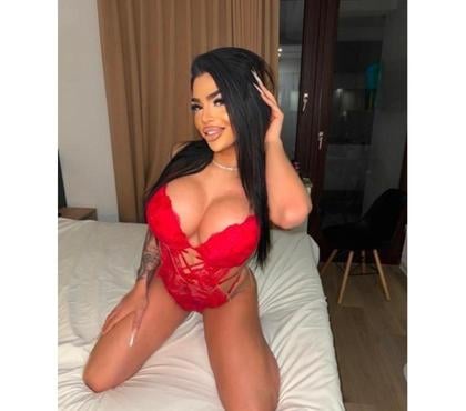Escorts and Massages Richmond Richmond upon Thames - Photos for luxury brunette here in your town
