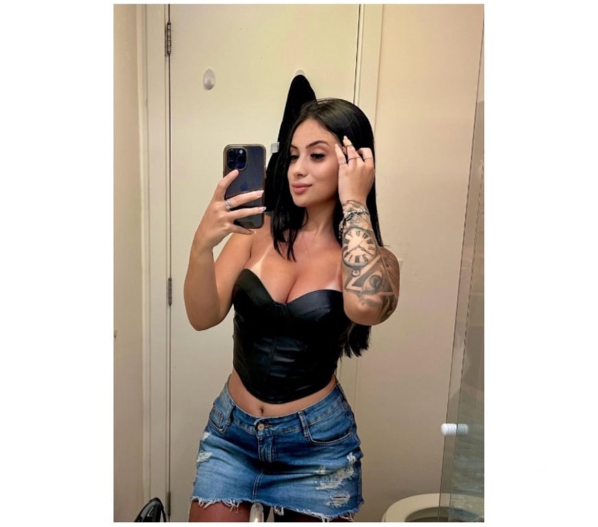Escorts West Midlands Birmingham - Photos for Melissa Noir Elite Brazilian Beauty with Stunning Curves