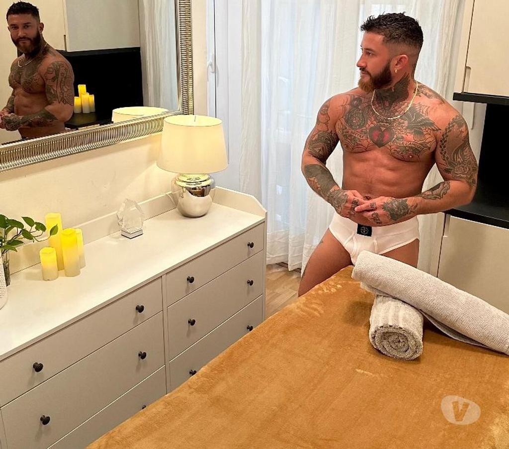 Escorts South East London Elephant & Castle Station - South East London - Photos for Muscled English Masseur Only £50