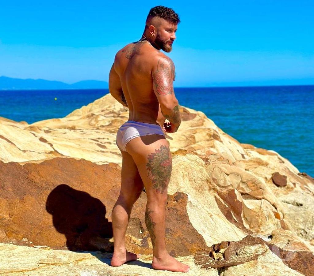 Escorts South East London Elephant & Castle Station - South East London - Photos for Muscled English Masseur Only £50