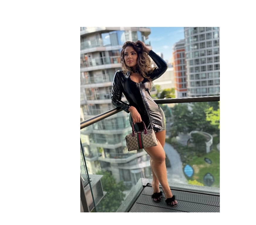 Escorts West London Hammersmith - West London - Photos for Big booty, bright smile, and warm Brazilian energy.
