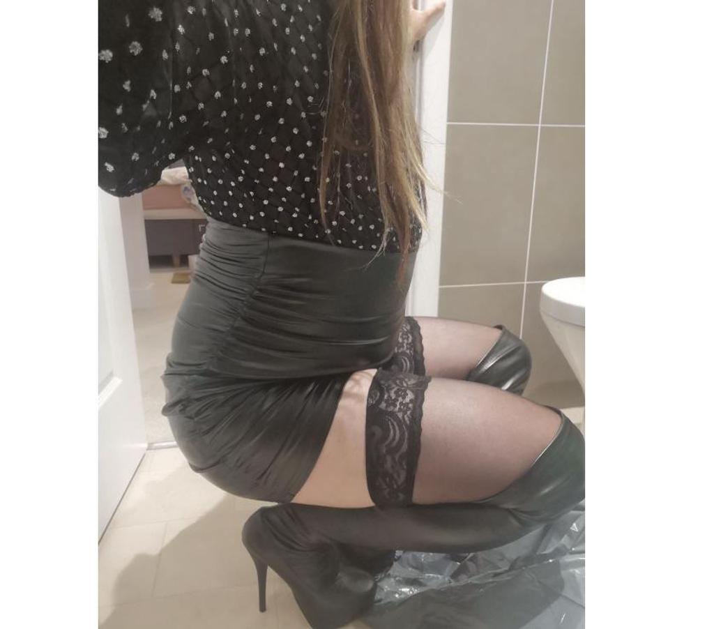 Adult Entertainment Merseyside Liverpool - Photos for Convincing trans chav performer for video calls, content