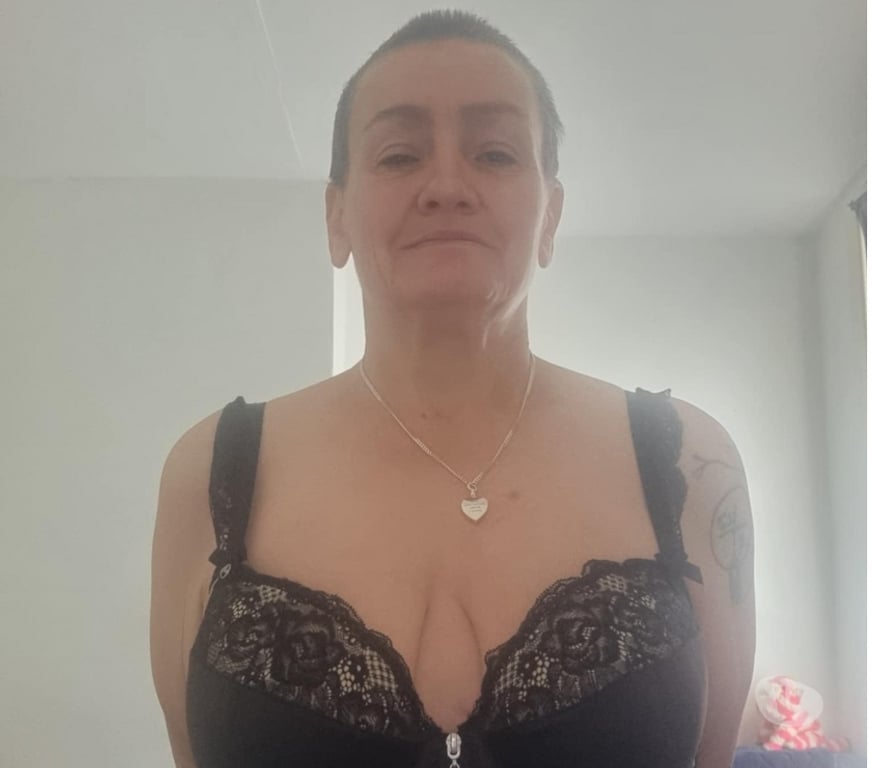Escorts West Yorkshire Leeds - Photos for I MIGHT BE OLD AND NOT BE PRETTY BUT IM DAMNED GOOD
