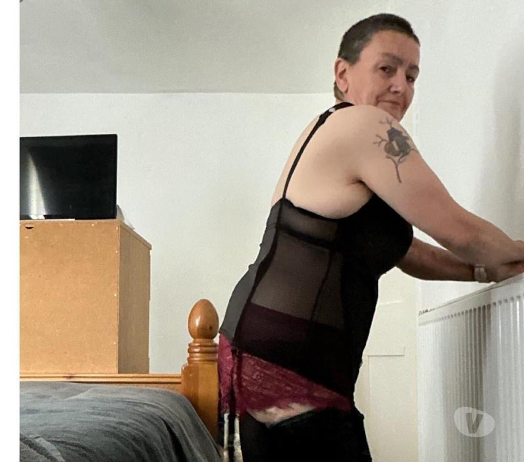 Escorts West Yorkshire Leeds - Photos for I MIGHT BE OLD AND NOT BE PRETTY BUT IM DAMNED GOOD