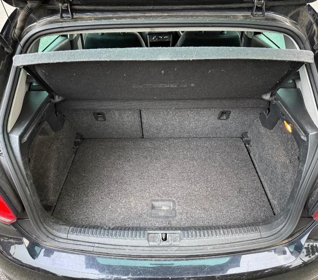 used cars for sale West London Hillingdon - Photos for Volkswagen Polo 1.4 Manual