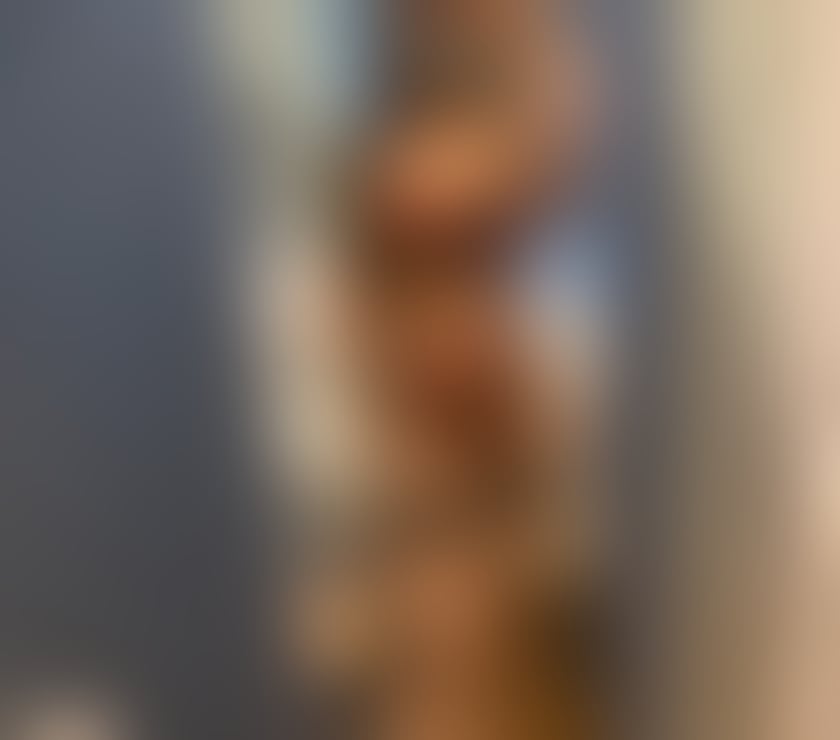 Escorts Kent Ashford - Photos for Luna Brunette with beautiful and 100% natural breasts!!!