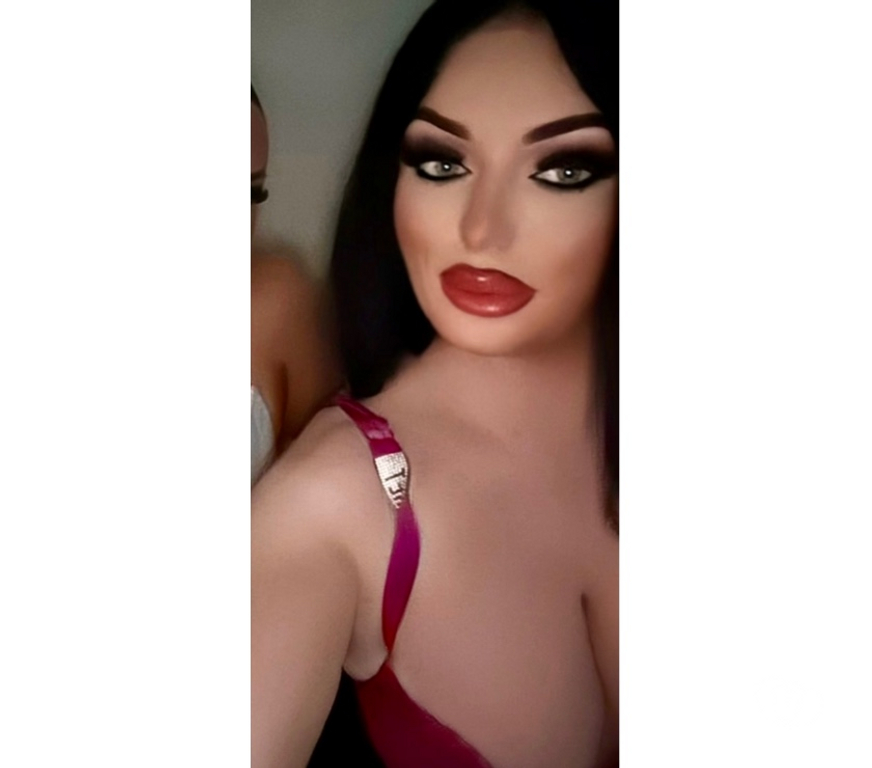 Trans Escorts Ealing Perivale - Ealing - Photos for 7inch curvy Irish trans girl in perivale