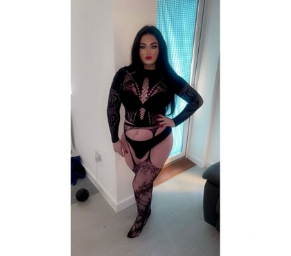 Trans Perivale Ealing - Photos for 7inch curvy Irish trans girl in Perivale
