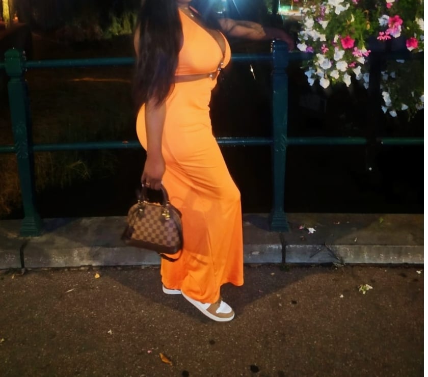 Escorts and Massages Canary Wharf Station East London - Photos for Ebony 🍫 no gag only this week in E14