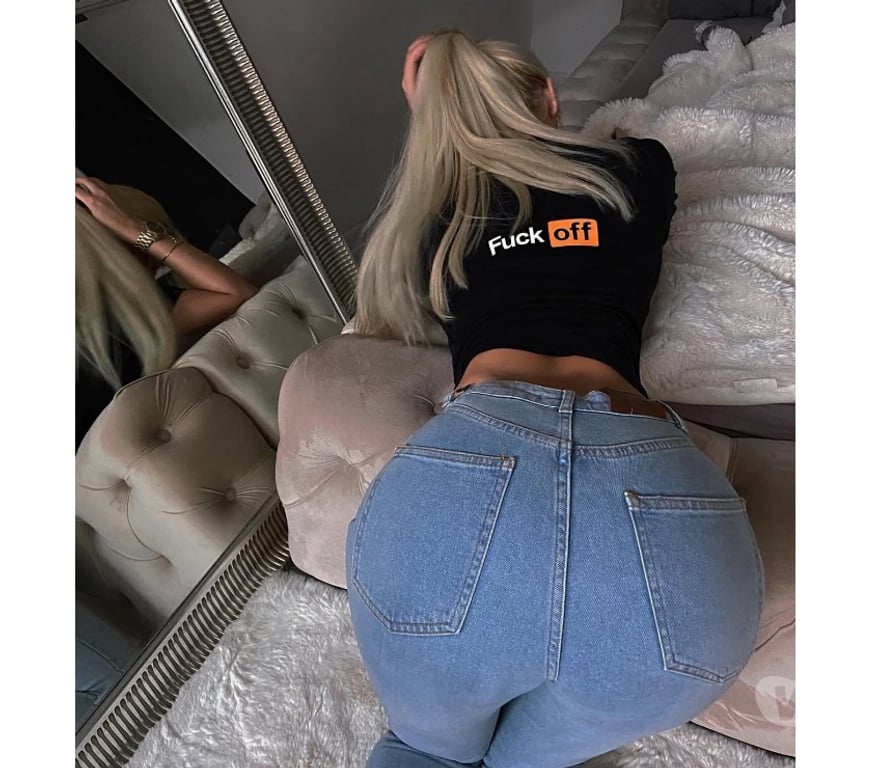 Adult Entertainment Greater Manchester Manchester - Photos for BIG ASS BLONDE MILF