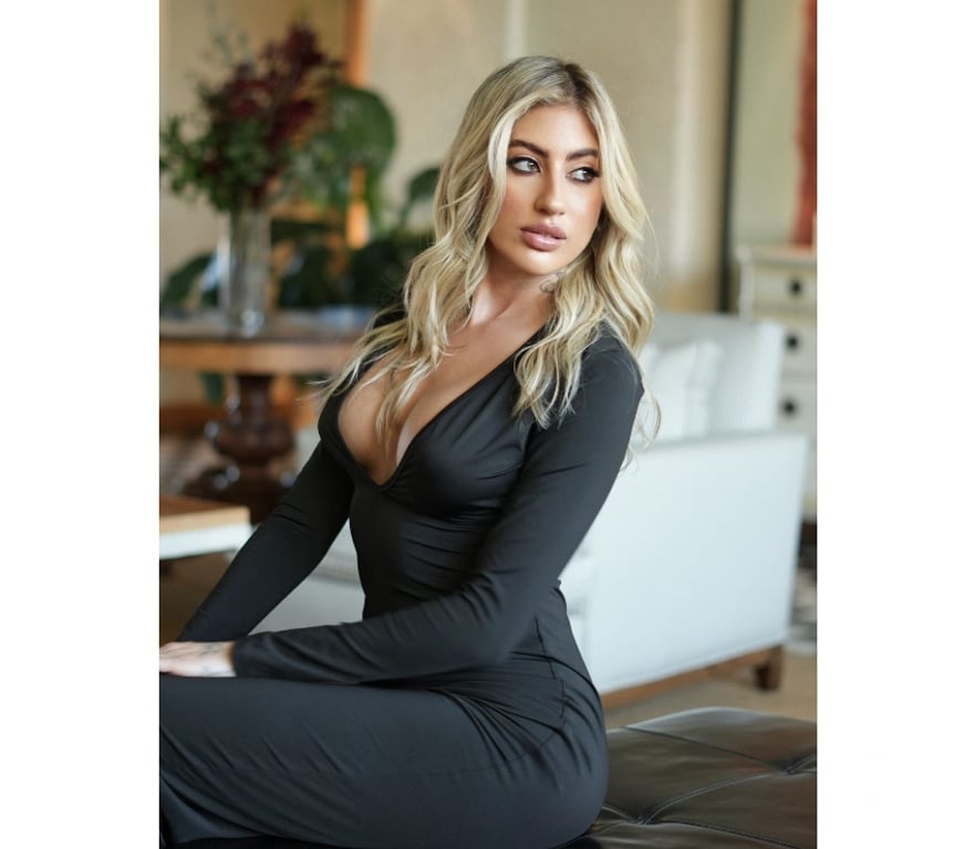 Escorts Merseyside Liverpool - Photos for MAVIE HORNY PARTY