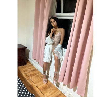Escorts Plaistow Station East London - Photos for Saima ❤️❤️Confirm with tattoo ❤️❤️
