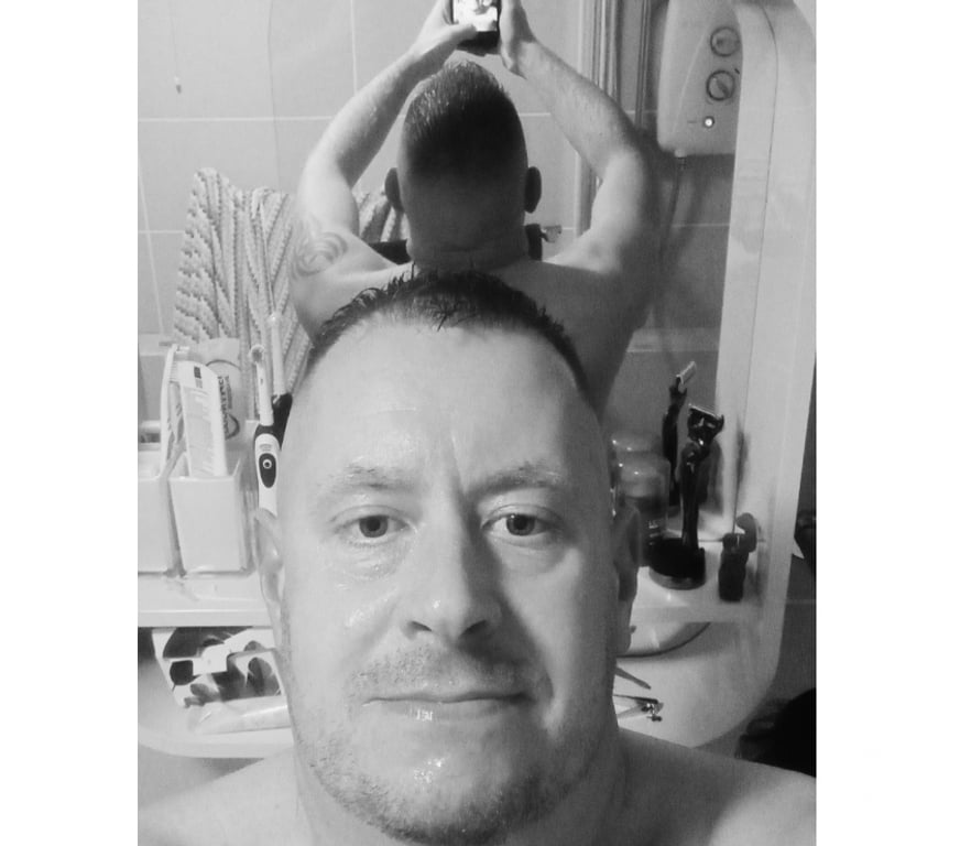 Escorts Staffordshire East Staffordshire - Photos for Male offering outcalls for females only