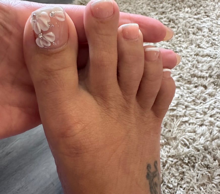 Adult Entertainment Norfolk Norwich - Photos for Foot fetish queen