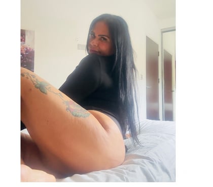 Escort Milton Keynes City Centre Milton Keynes - Photos for CHUBBY BRUNETTE MILF🫦 🍑100%real