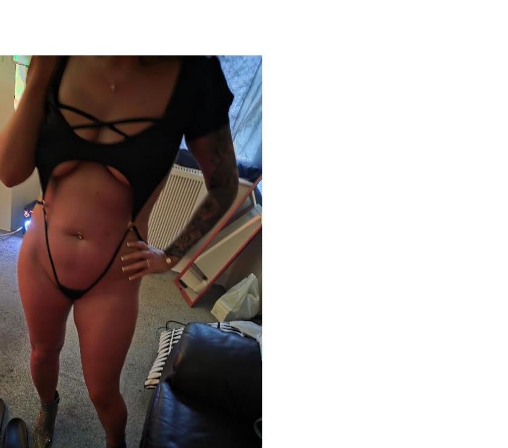 Escorts Edinburgh Edinburgh - Edinburgh - Photos for Hot Brunette Arianna!!
