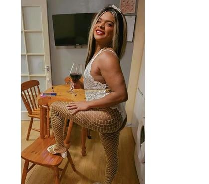 Escorts Enfield Town Enfield - Photos for Mel castro trans massaggi