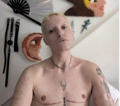 Gay Escorts Aldgate East East London - Photos for FTM TRANS MAN - Giggly and Fun