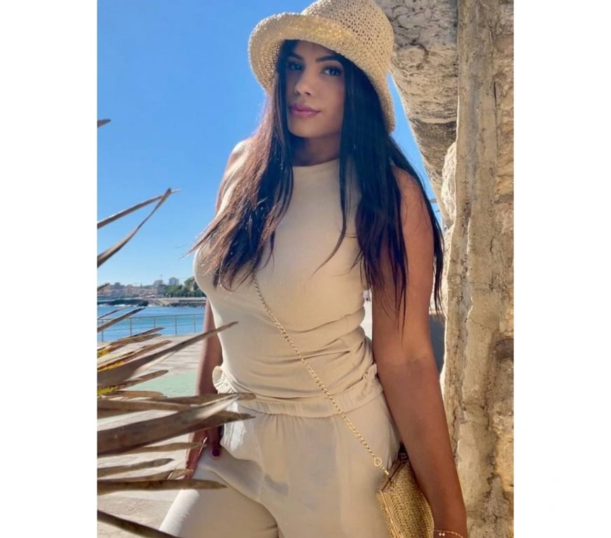 Escorts North West London Baker Street Station - North West London - Photos for Mira – Warm, Fun & Ready to Make Your Night Special ✨