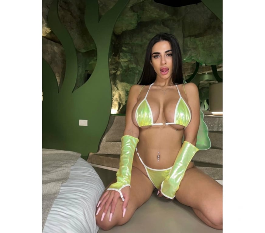 Escorts West Sussex Crawley - Photos for Renata New and Hot Brazil