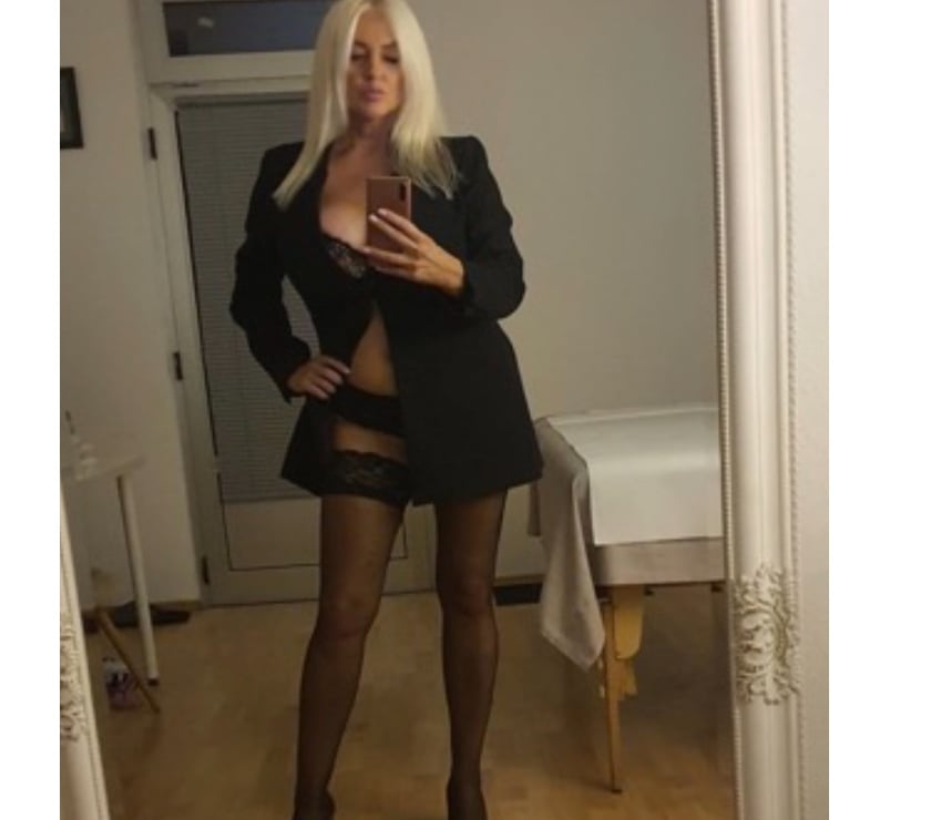 Mature woman Renata