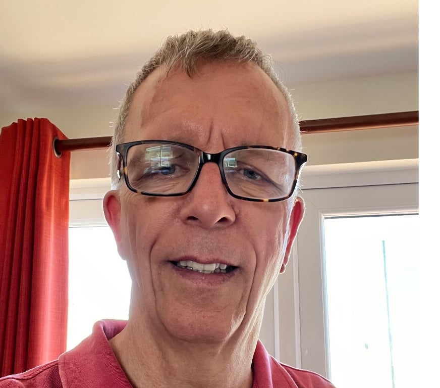 Local Swingers Essex Harlow - Photos for Mature man seeks female