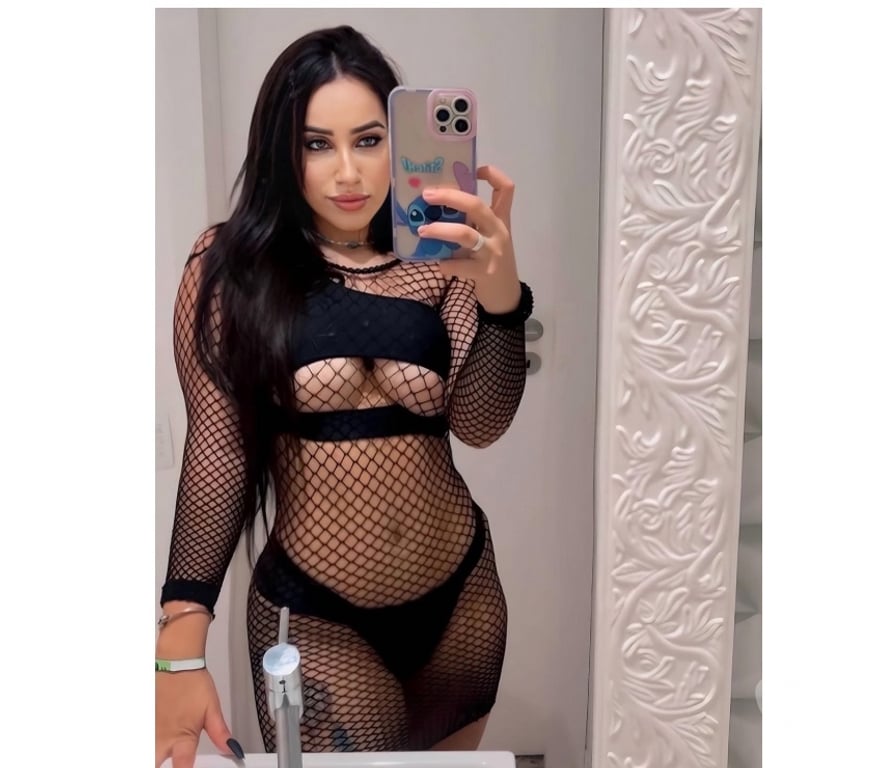 Escorts East London Canary Wharf - DLR Station - East London - Photos for Description ☎️ Luma the Queen of Canary Wharf. Fun