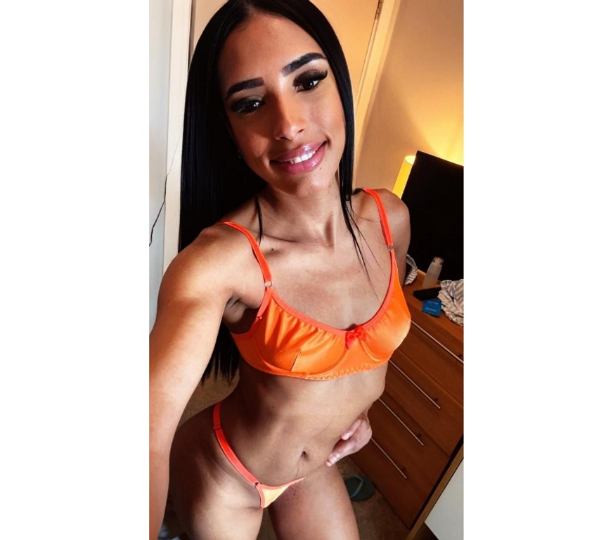 Escorts East London Hackney Central - East London - Photos for Fernanda Hot Brazilian🔥GFE 💋 PARTY GIRL 🥂
