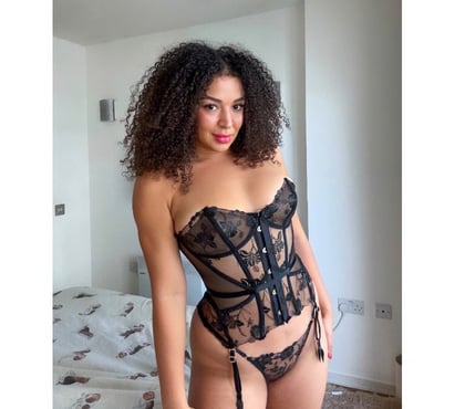 Escorts and Massages Shadwell East London - Photos for 🔥❤️EXOTIC ❤️LAURA SEXY PETIT❤️🔥
