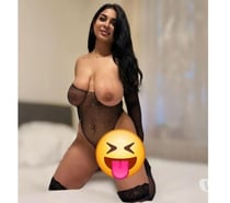 hello my name is Sonya real brunette available for you
