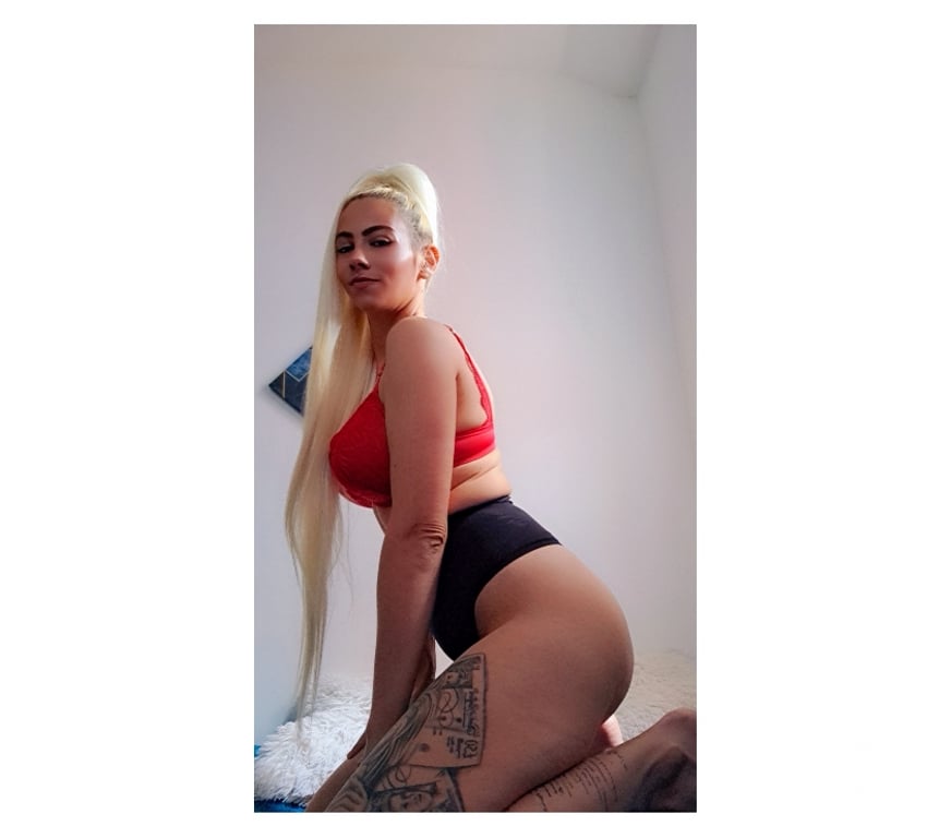 Escorts Buckinghamshire Milton Keynes - Photos for Aryana just outcall party girls