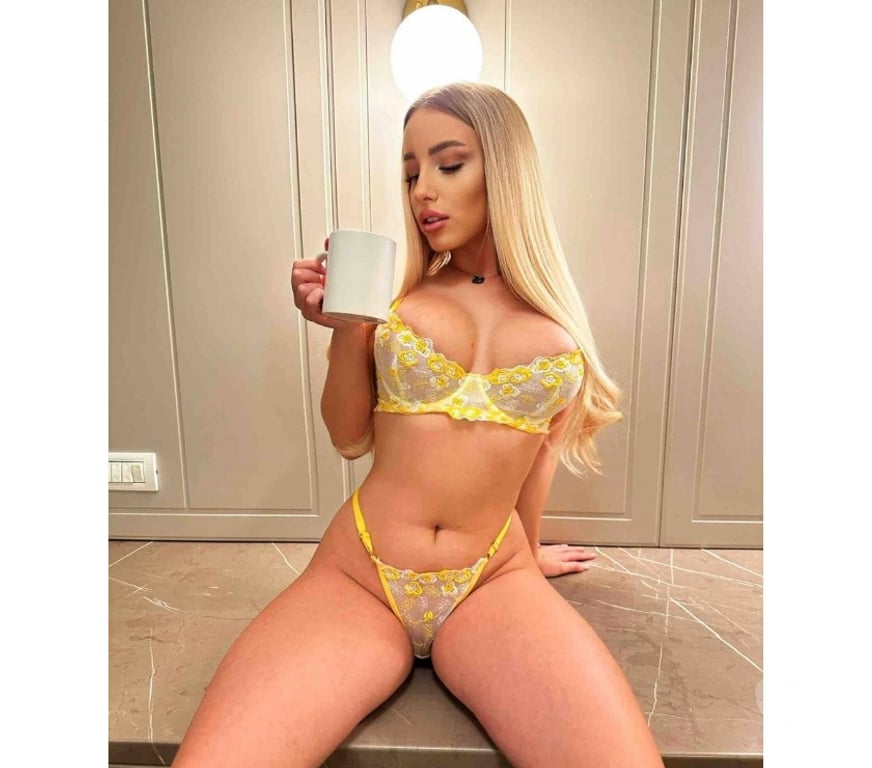 Escorts East London Canning Town - East London - Photos for ❤️Elisa New Brunette in Town Full service 🤩
