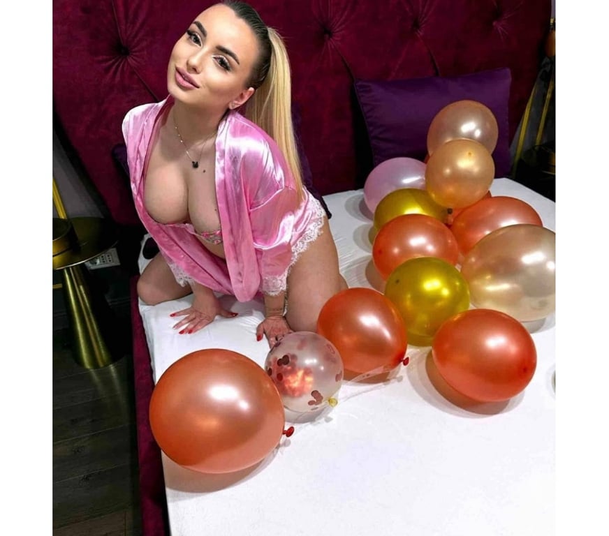 Escorts East London Canning Town - East London - Photos for ❤️Elisa New Brunette in Town Full service 🤩