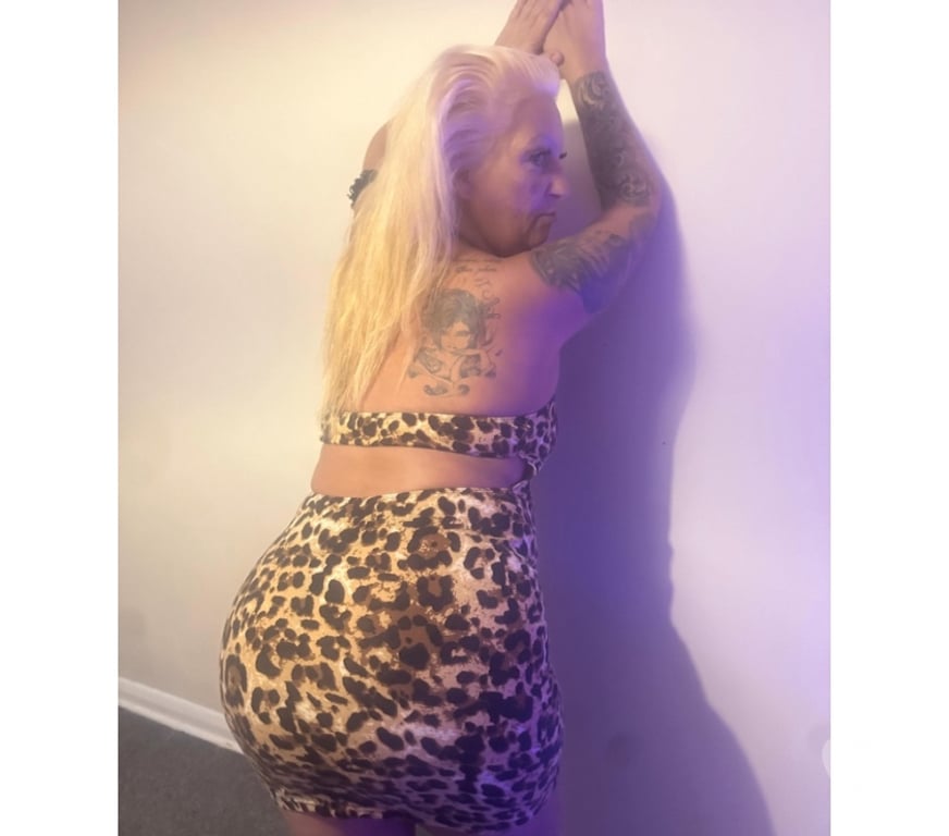 Escorts East London Aldgate East Station - East London - Photos for Milf Chloe with the best service🩷😈👀