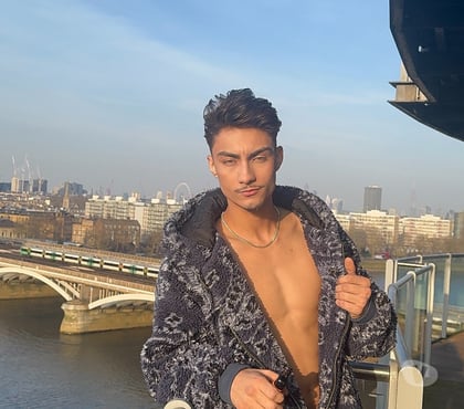 Gay Escorts London Bridge Station Central London - Photos for Boy_hot_🔥🇧🇷bighard